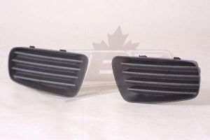 Fog Lamp Cover Front Passenger Side Saturn Vue 2006-2007 , GM2599107